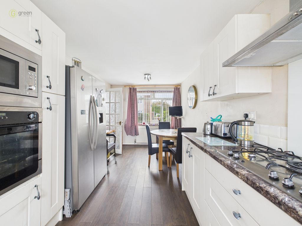 Property photo 3 of 20 Cam04914G0-Pr0285-Still004