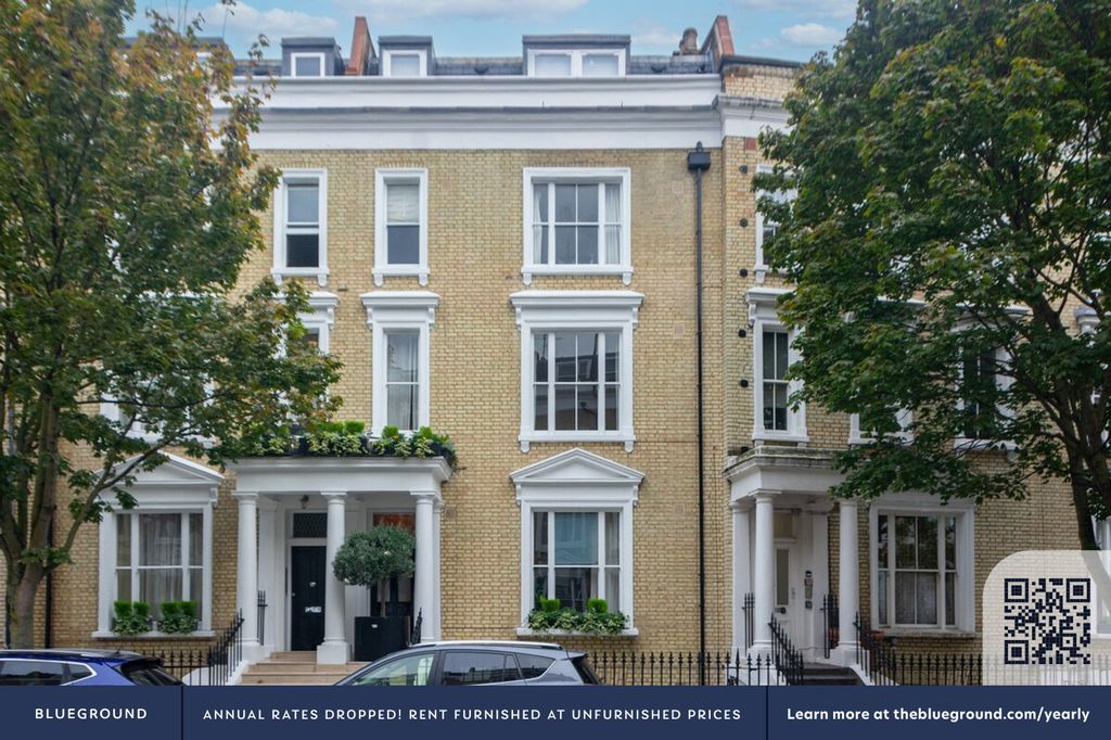 Property photo 3 of 14 Building