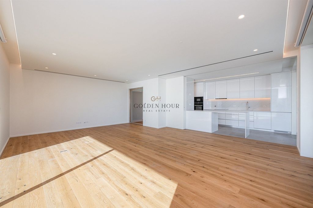 Property photo 1 of 87 Luxury 4-Bedroom Apartment In Canidelo In The Scala-Mare Development | Golden Hour Real Estate