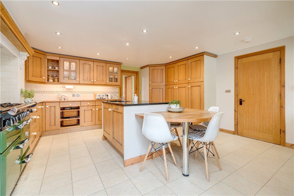 Property photo 3 of 37 Kitchen