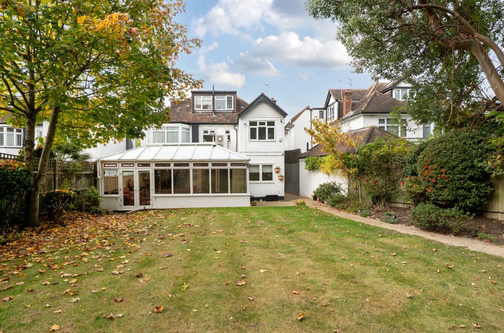 Property photo 2 of 25