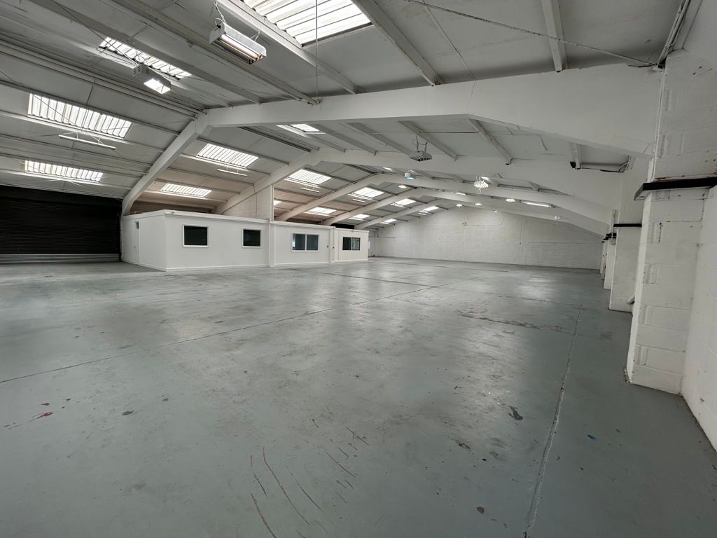 Property photo 1 of 9 Photo 4