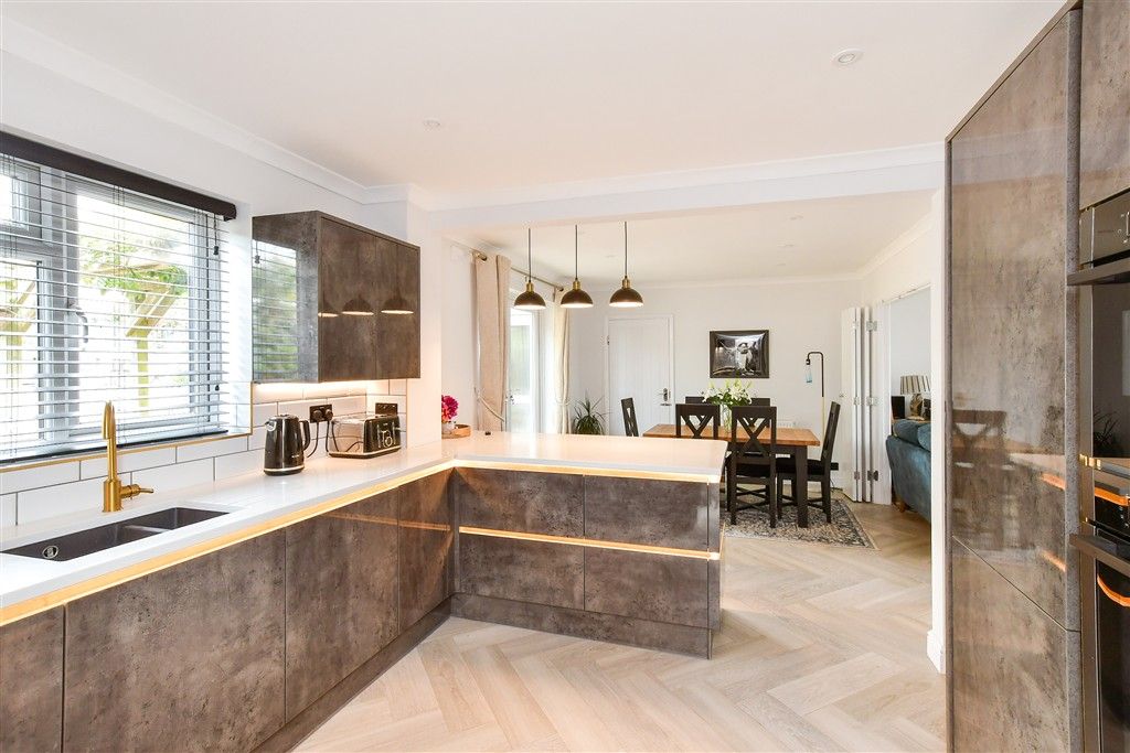 Property photo 2 of 17 Kitchen/ Breakfast Room
