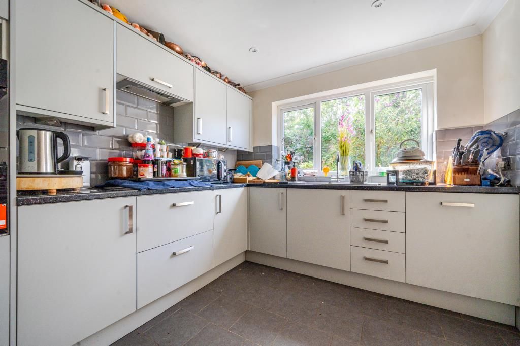 Property photo 2 of 19 Kitchen