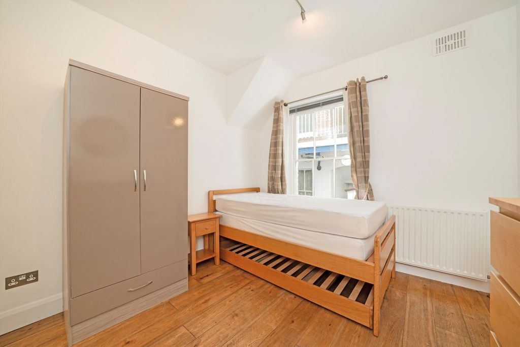 Property photo 3 of 5