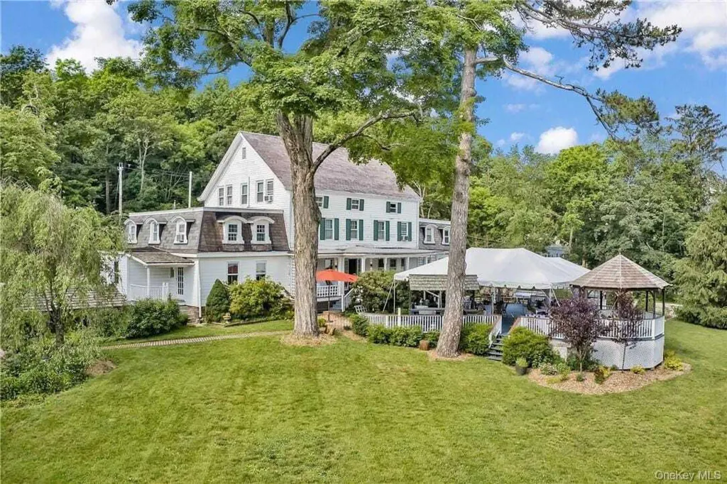 Property photo 1 of 20