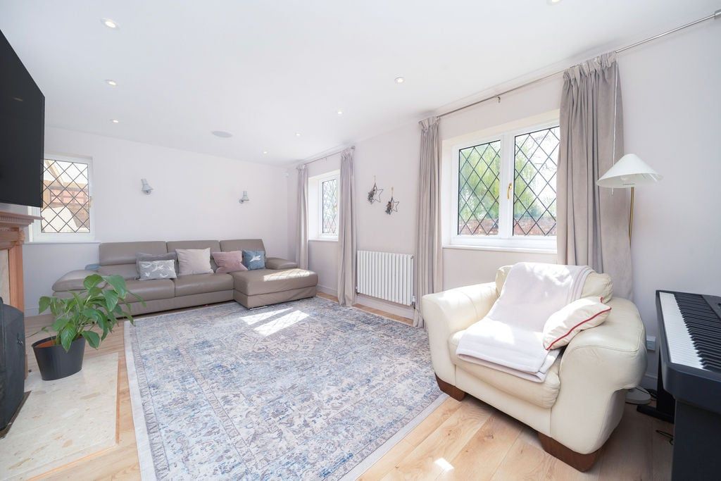 Property photo 1 of 27
