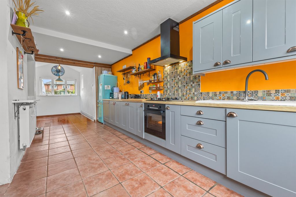 Property photo 3 of 16