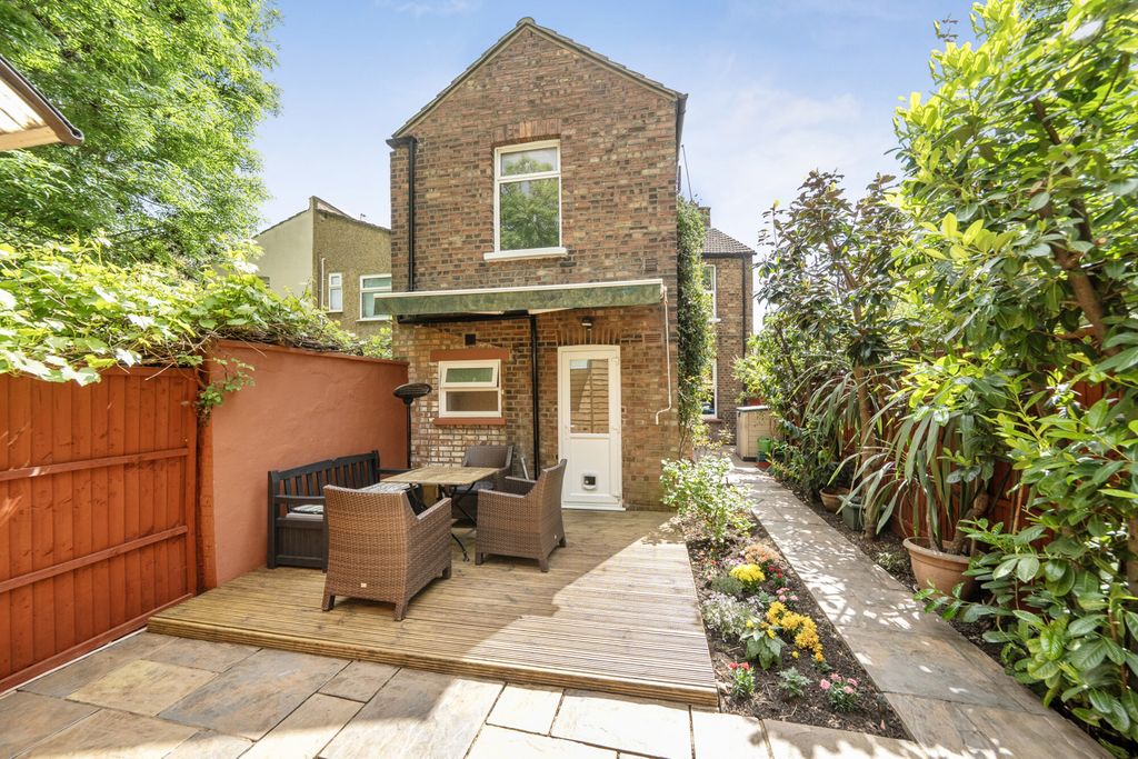 Property photo 3 of 17 1452387-14-69Fc85...
