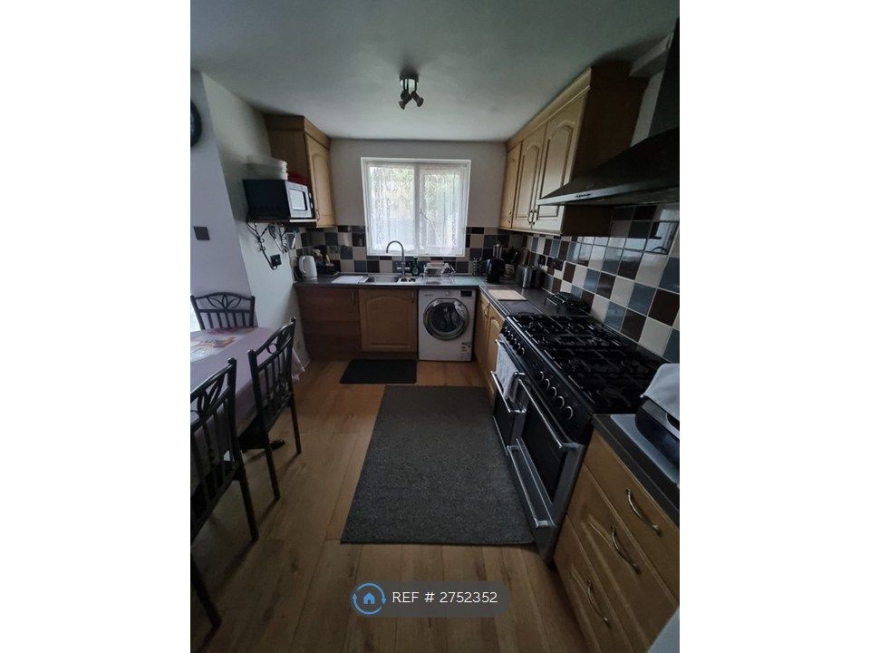 Property photo 2 of 24