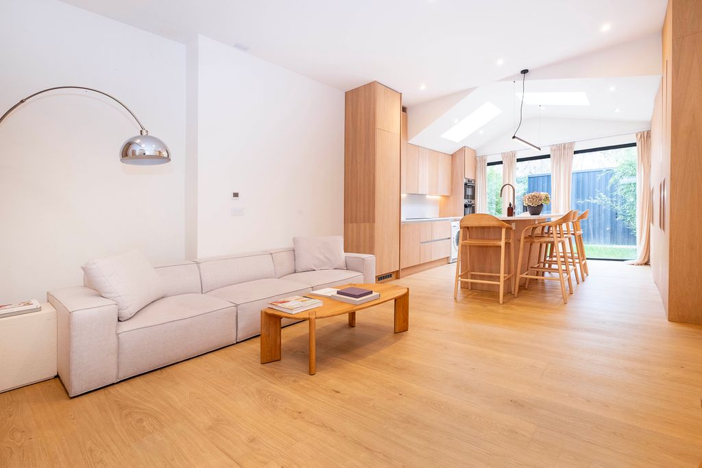 Property photo 3 of 15