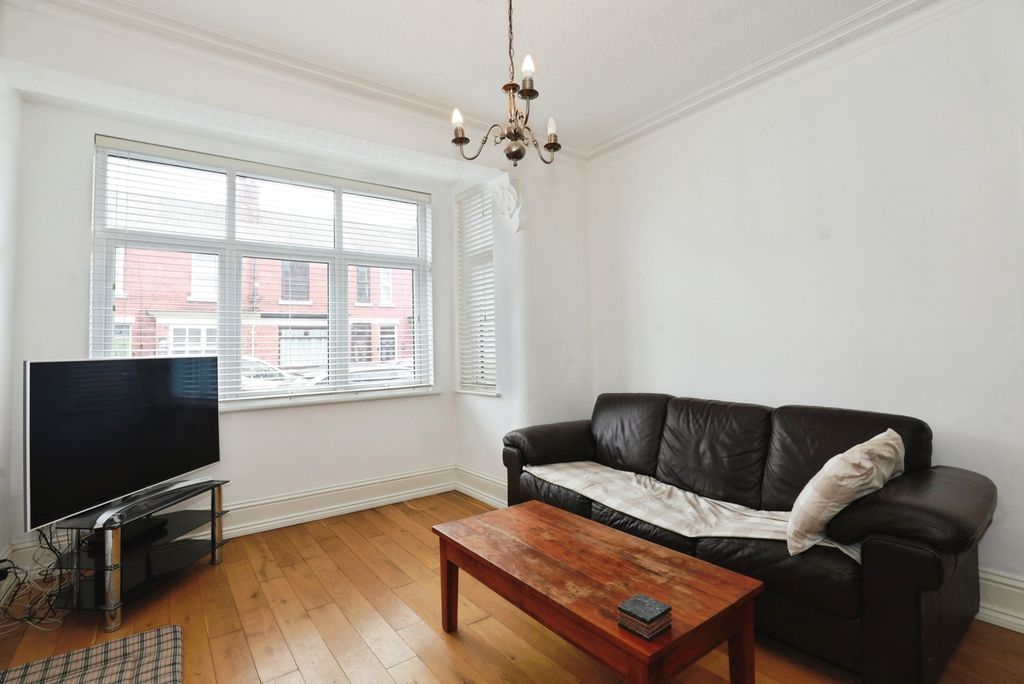 Property photo 3 of 21 Living Room