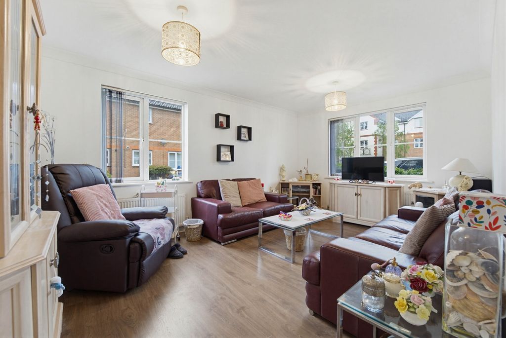 Property photo 3 of 12 5169863