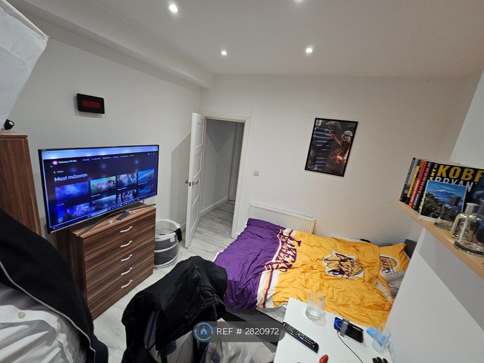 Property photo 3 of 12