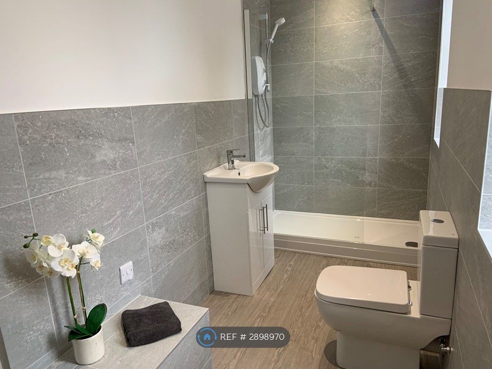 Property photo 1 of 12 Shower Room