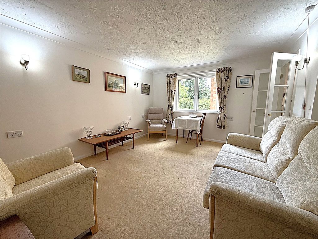 Property photo 3 of 8 Picture No. 06