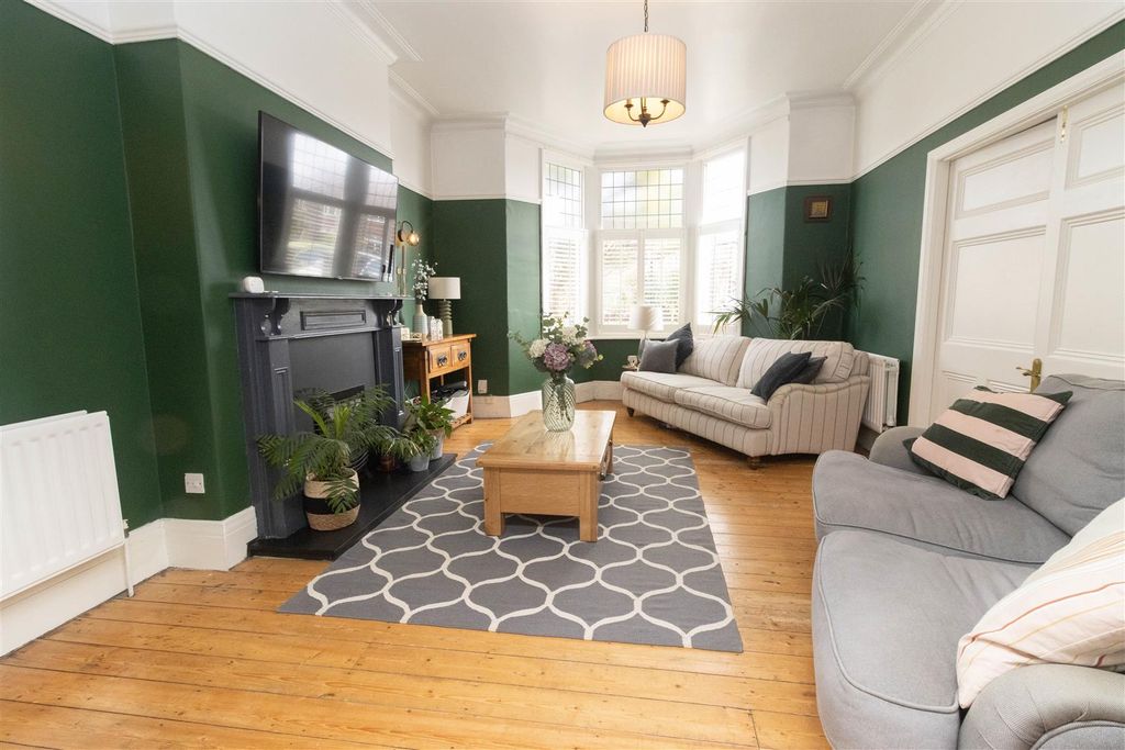 Property photo 2 of 18 Loinge