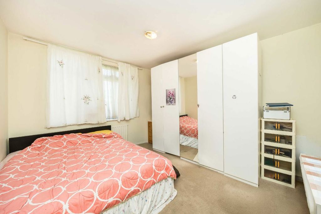 Property photo 3 of 5