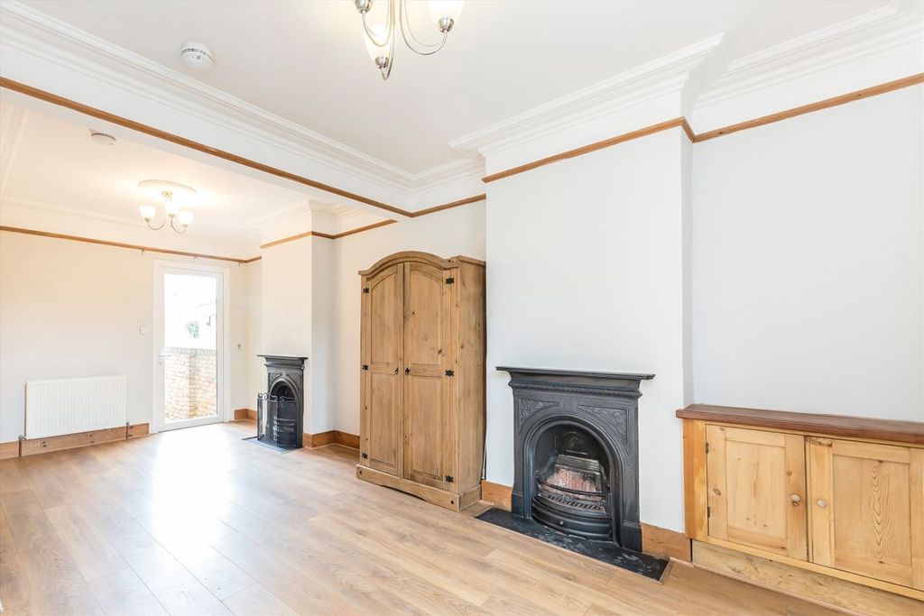 Property photo 2 of 7
