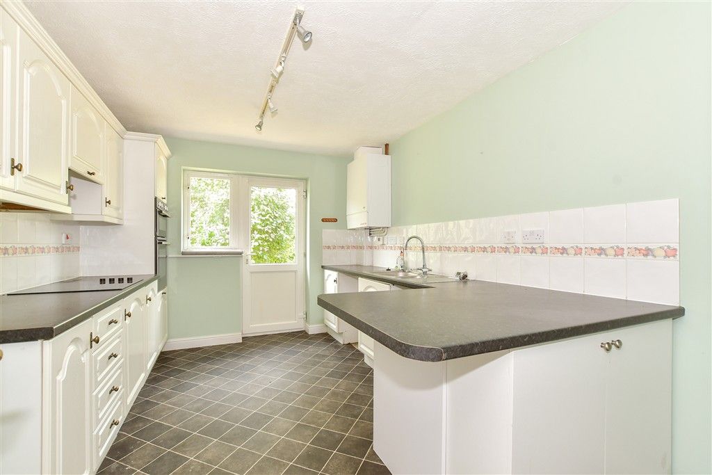 Property photo 3 of 12 Kitchen