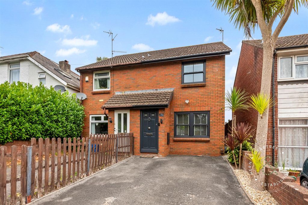 Property photo 1 of 35 Hollybush-Road-31.Jpg
