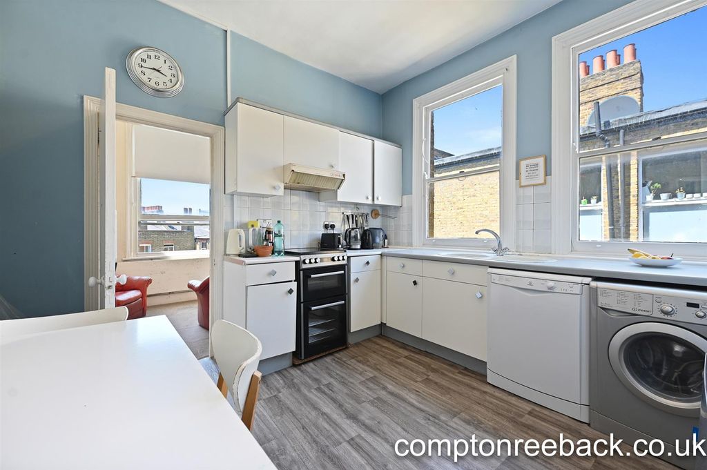 Property photo 2 of 9 Kitchen