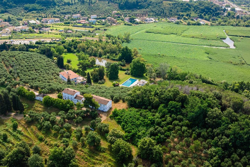 Property photo 1 of 38