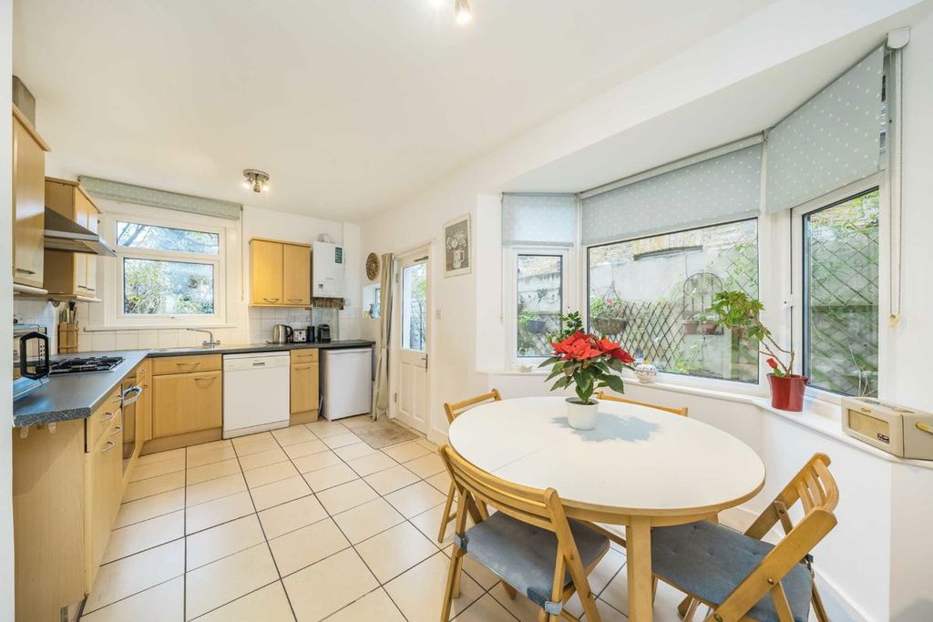 Property photo 2 of 6