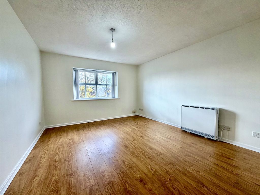 Property photo 2 of 6 Picture No. 01