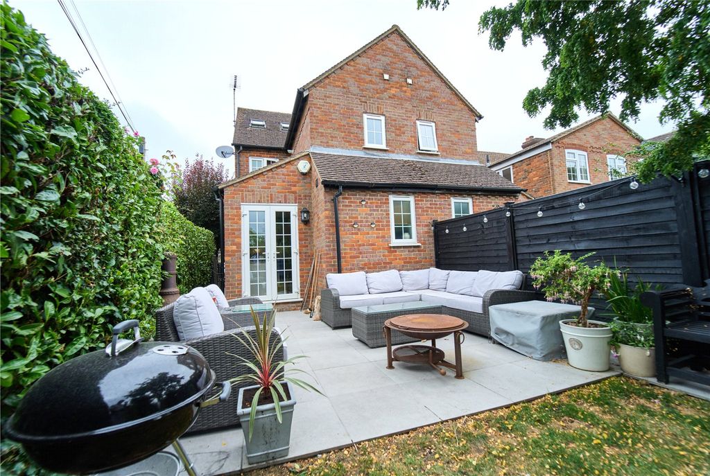 Property photo 2 of 27 Picture No. 10