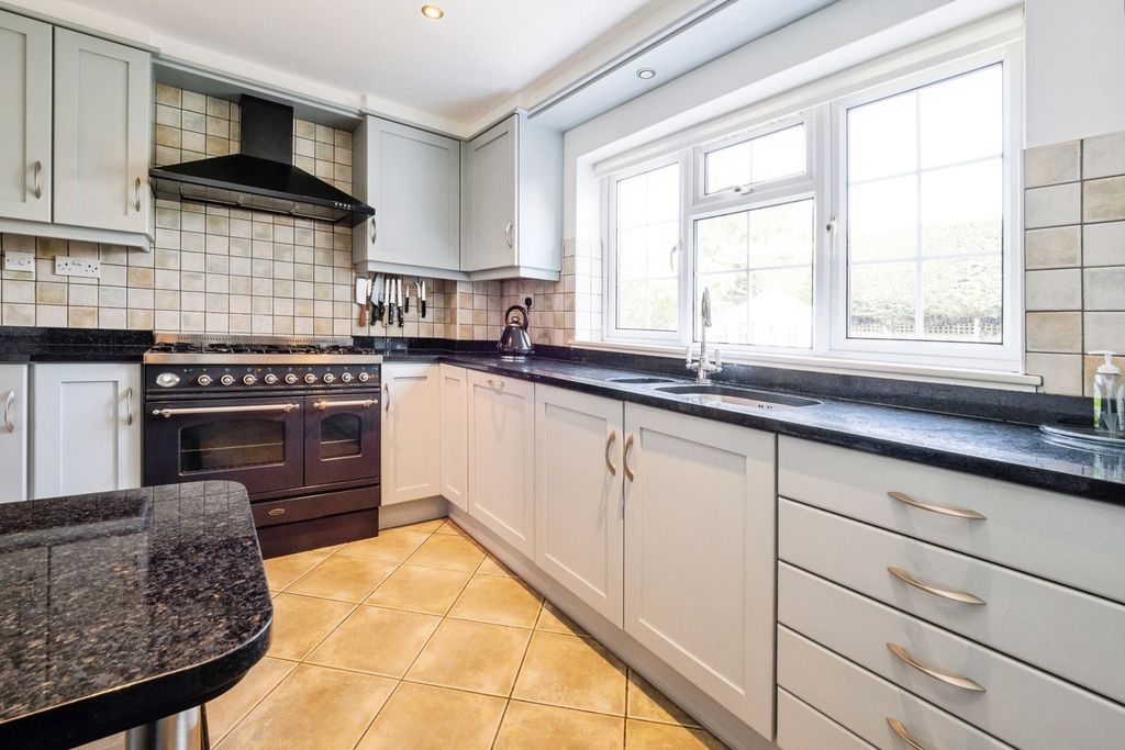 Property photo 2 of 40 Pbox-Img.Jpg