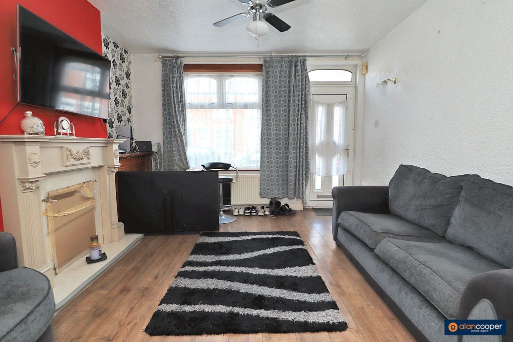 Property photo 3 of 15 4430233