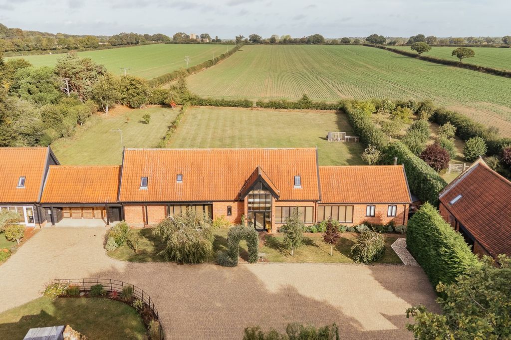 Property photo 1 of 14 Trafalgar House