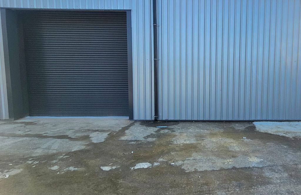 Property photo 1 of 2