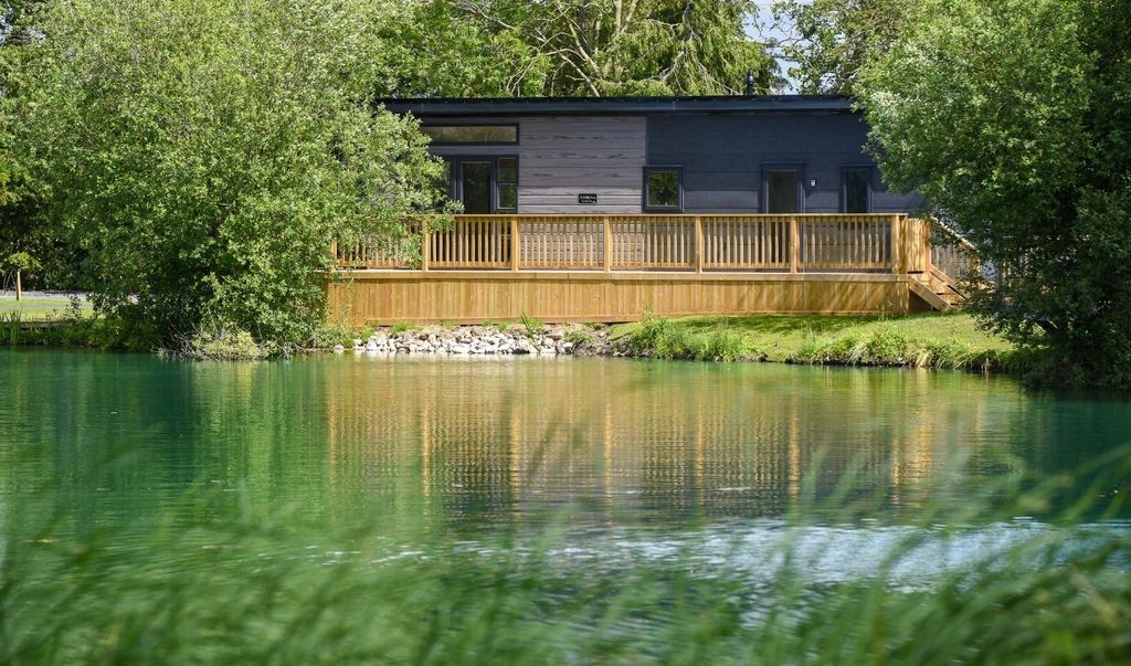 Property photo 1 of 11