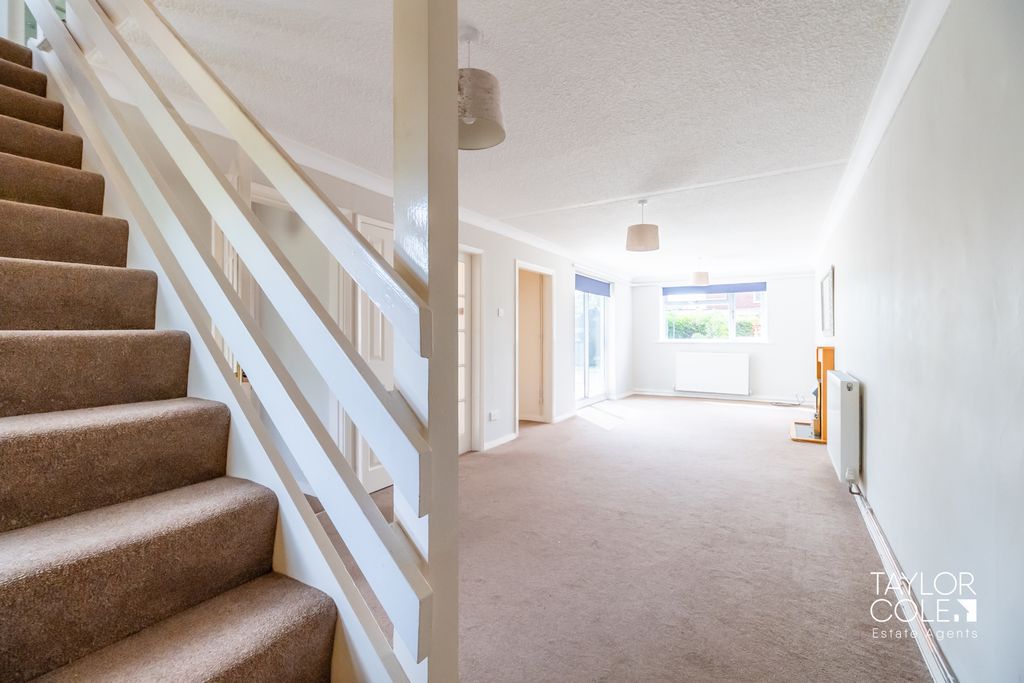 Property photo 3 of 19