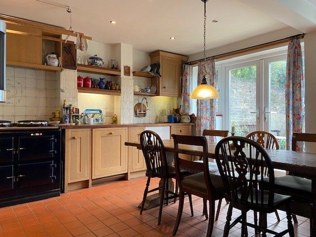 Property photo 2 of 18 Kitchen