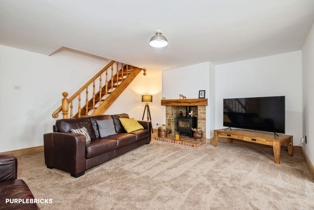 Property photo 2 of 27