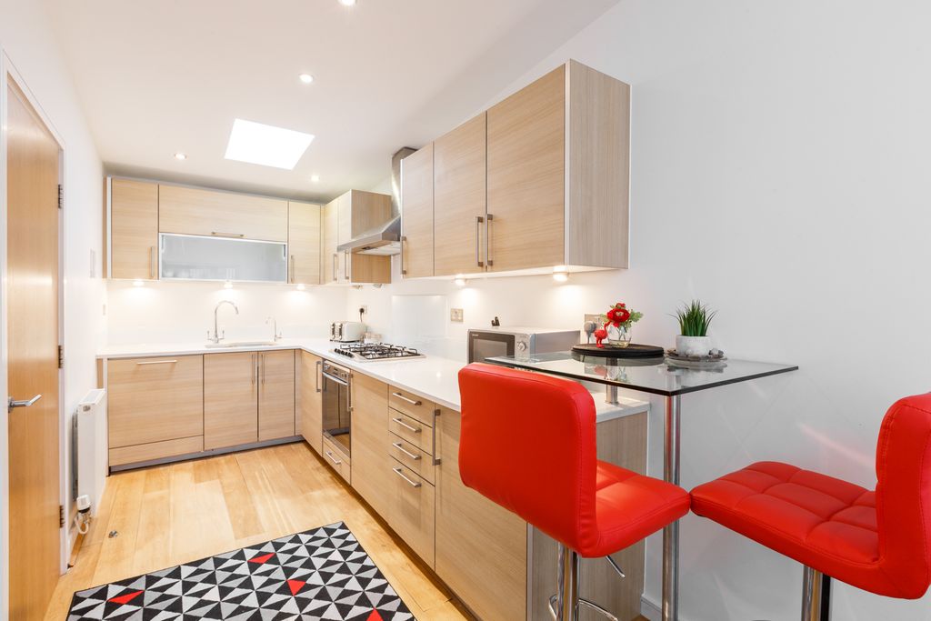 Property photo 3 of 8