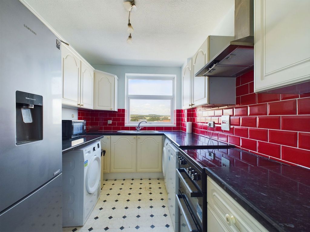 Property photo 3 of 13