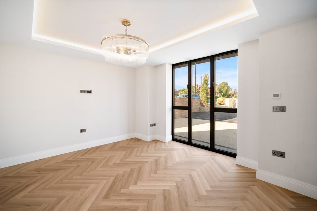 Property photo 3 of 16 Reception Room