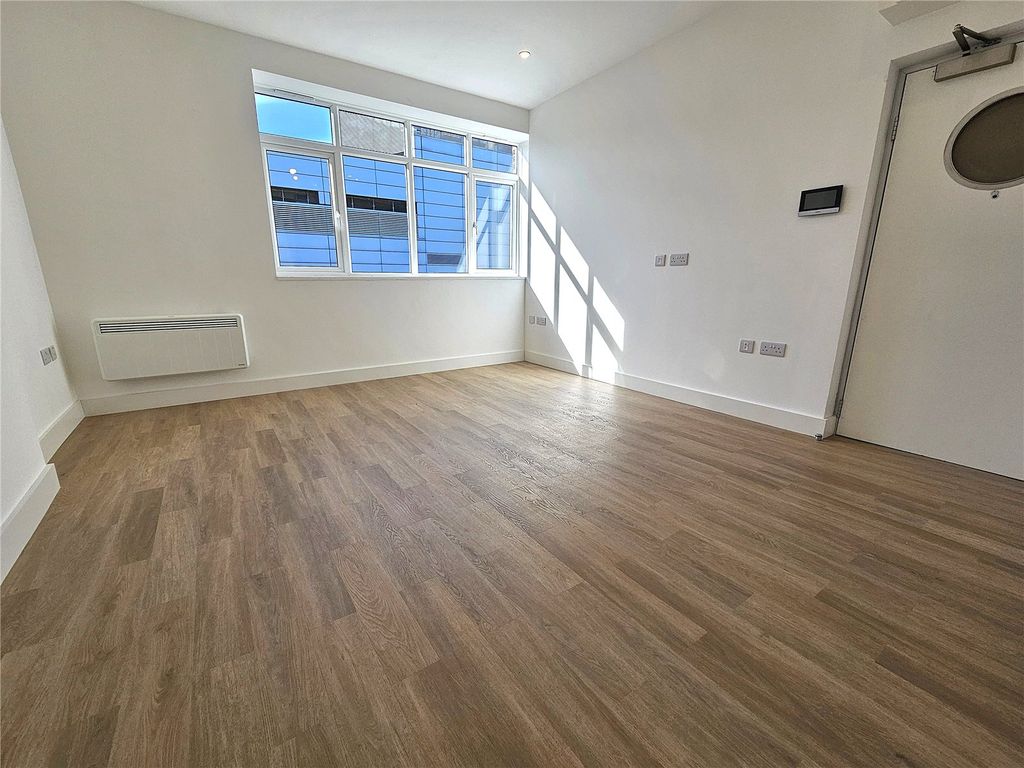 Property photo 1 of 5 Picture No. 05