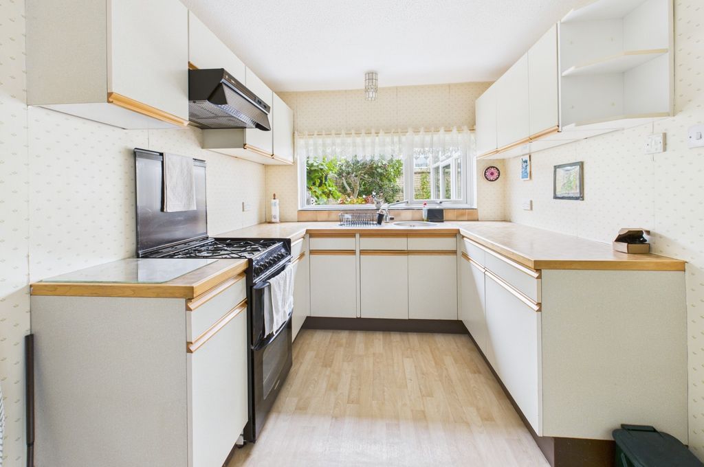 Property photo 3 of 20 Cam02545G0-Pr0508-Still006