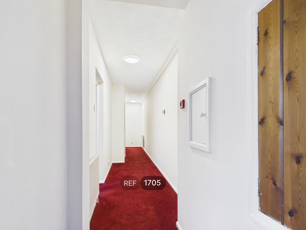 Property photo 3 of 8 Hallway