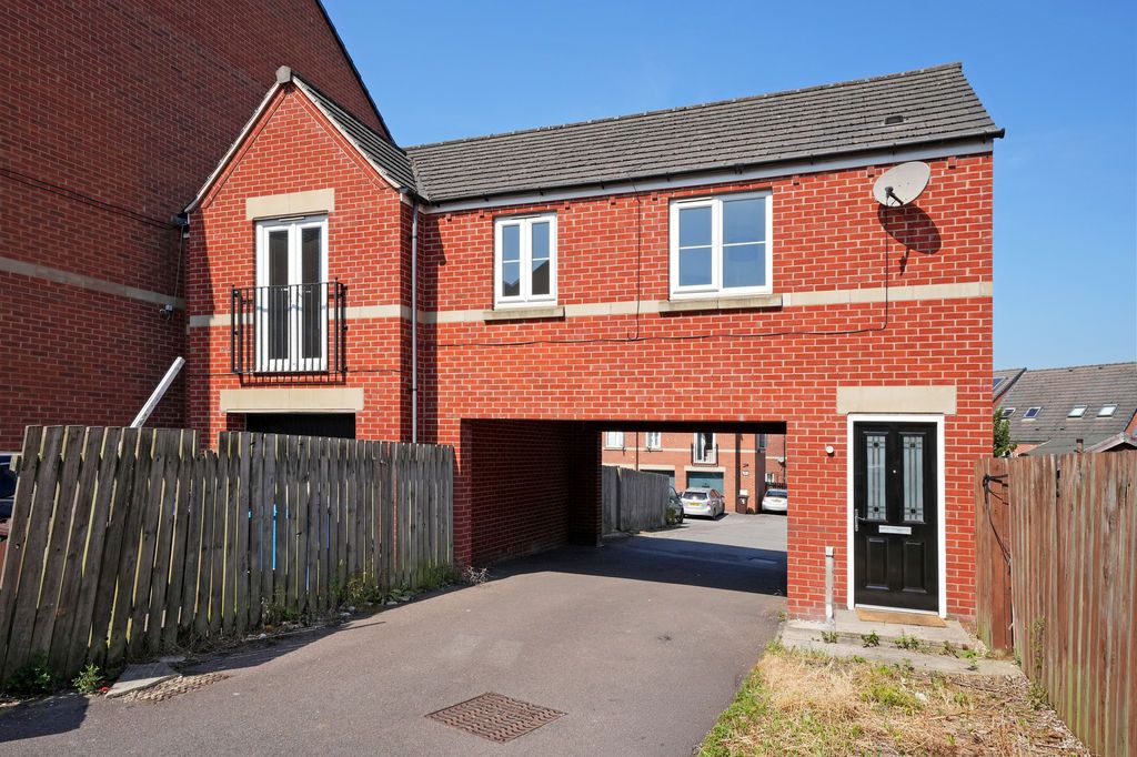 Property photo 1 of 14 External
