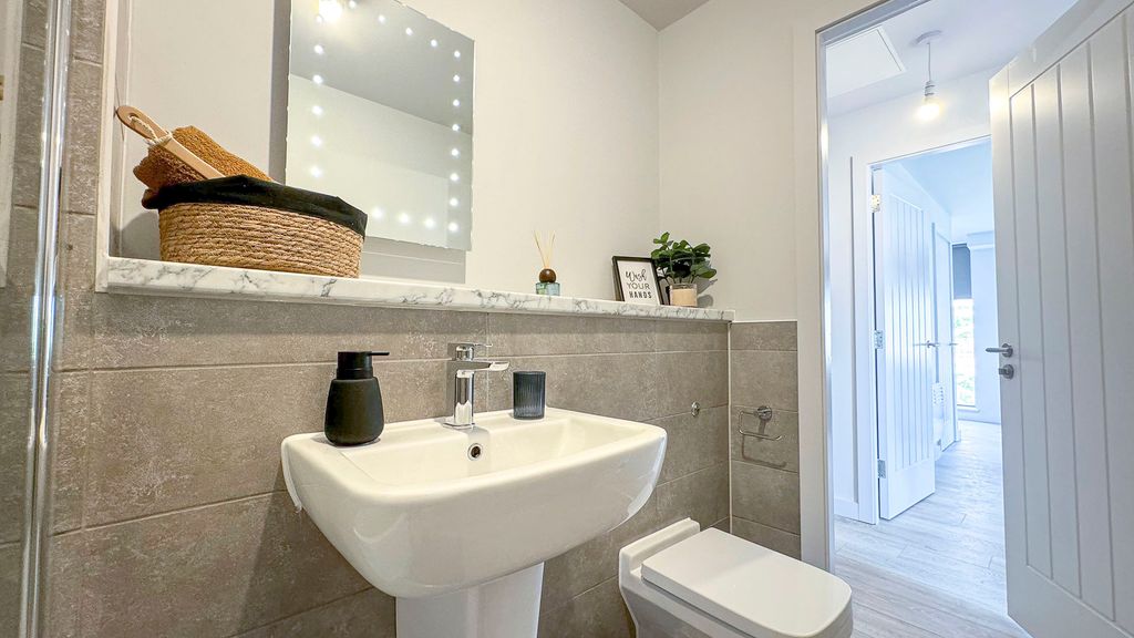 Property photo 3 of 7