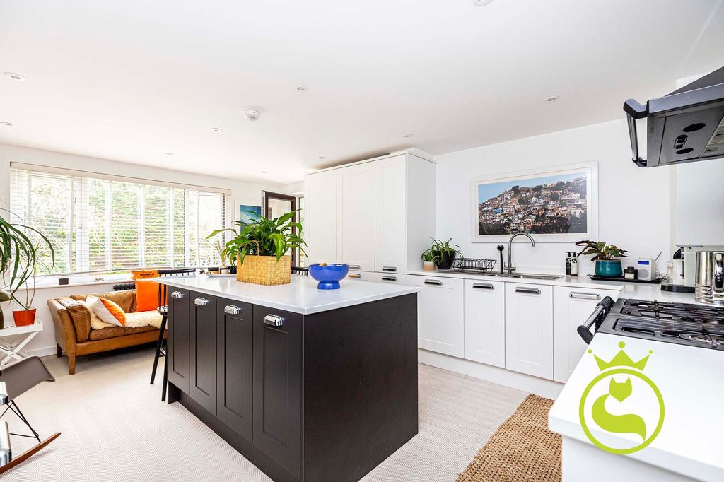 Property photo 3 of 22