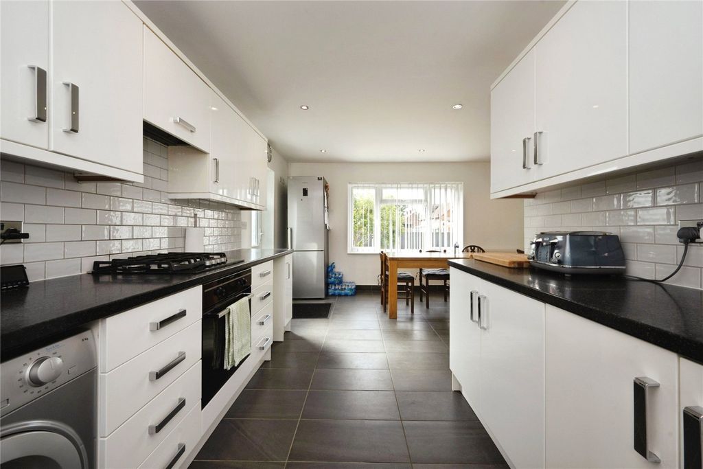 Property photo 3 of 24 Picture No. 33