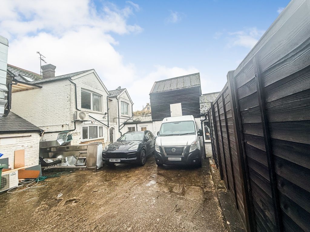 Property photo 2 of 6 3A Park Terrace Courtyard, Park Terrace East, Horsham Rh13 5Dj