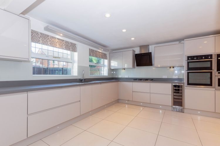 Property photo 3 of 9 335068